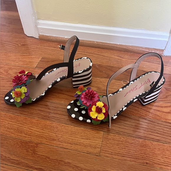 Betsey Johnson heels - Picture 2 of 4